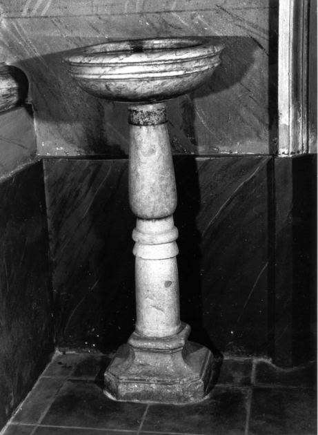 acquasantiera - a fusto - ambito lucchese (sec. XIX)