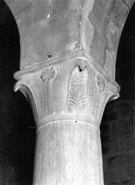 capitello, elemento d'insieme - ambito toscano (secc. XIV/ XV)