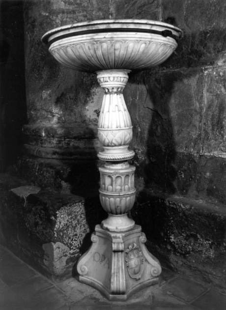 acquasantiera da parete - ambito toscano (sec. XVI)