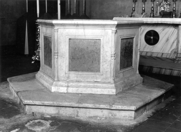 fonte battesimale - a vasca di Civitali Matteo (maniera) (inizio sec. XVI)