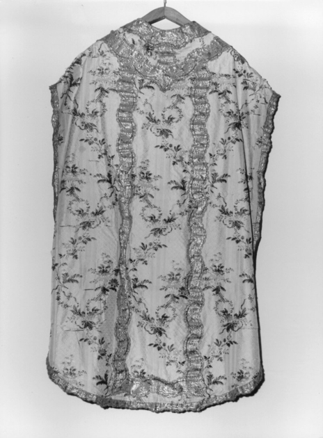 paramento liturgico - in terzo - manifattura lucchese (sec. XVIII)