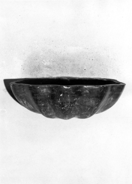 acquasantiera da parete, serie - bottega versiliese (sec. XIX)