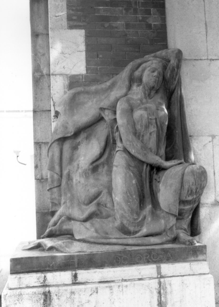 figura femminile dolente (statua) di Baccelli Giuseppe, Michelucci Giovanni (sec. XX)