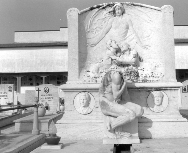 monumento funebre di Bozzano Antonio (sec. XX)