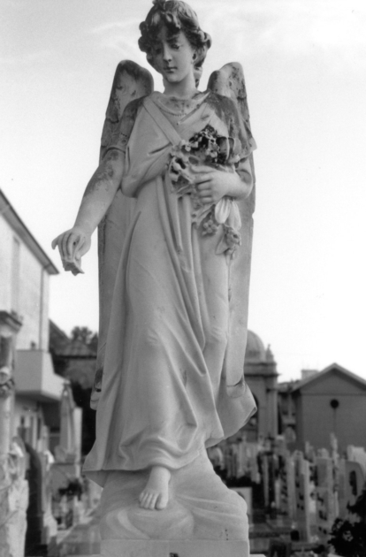 Angelo che getta fiori (statua) - bottega apuo-versiliese (sec. XX)