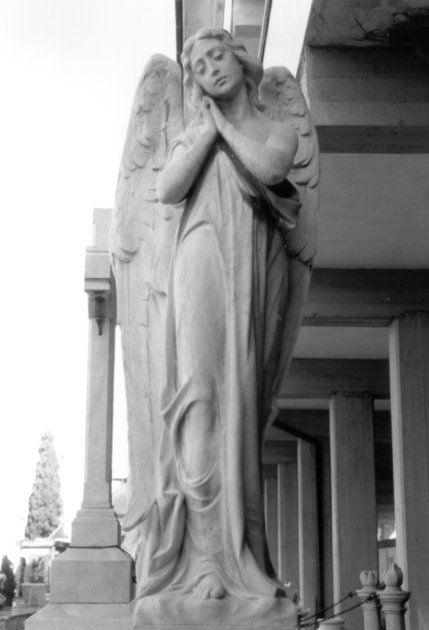 Angelo orante (statua) - bottega apuo-versiliese (secondo quarto sec. XX)