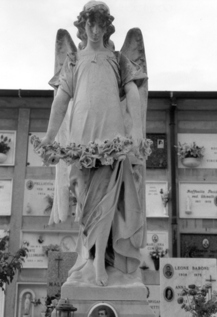 Angelo con festone di fiori (statua) - bottega apuo-versiliese (sec. XX)