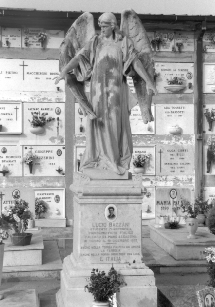 Angelo custode del sepolcro (statua) - bottega apuo-versiliese (sec. XX)