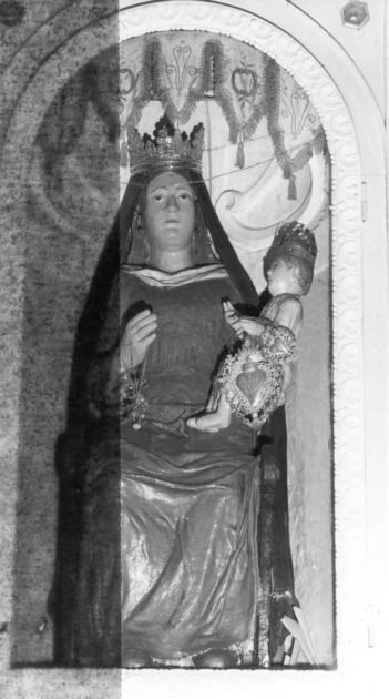 MADONNA CON BAMBINO (statua) - ambito garfagnino (sec. XVII)