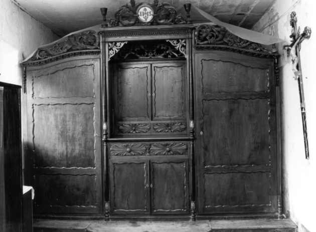 armadio - a muro - ambito garfagnino (inizio sec. XX)