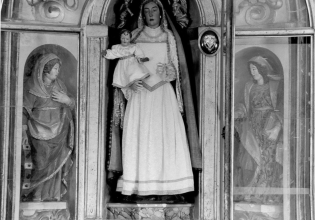 MADONNA CON BAMBINO/ SANTA CATERINA D'ALESSANDRIA (statua, serie) - bottega lucchese (sec. XVIII)