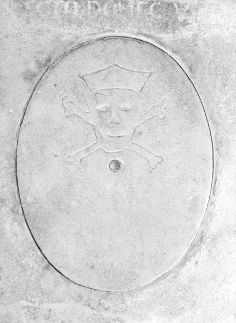 lapide tombale - ambito apuoversiliese (sec. XVIII)