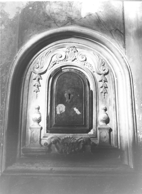 tabernacolo murale - ambito apuoversiliese (secc. XVI/ XVII)