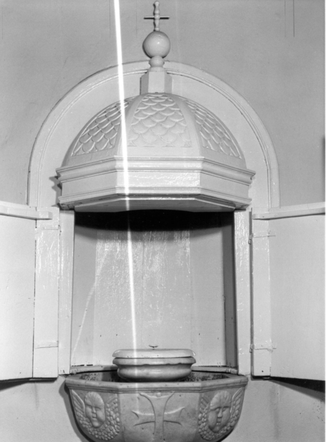 fonte battesimale - a fusto - ambito apuoversiliese (secc. XVIII/ XIX)