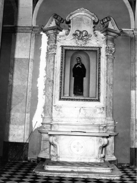 altare - ambito apuoversiliese (sec. XIX)