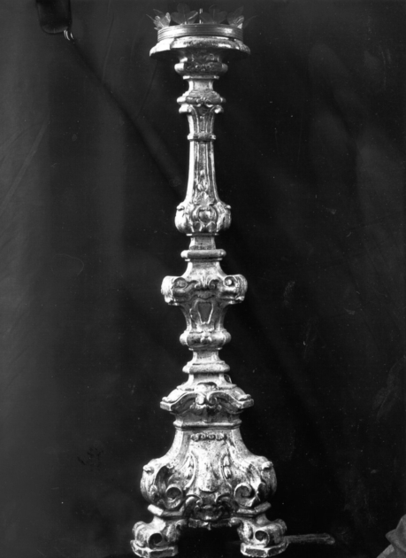 candeliere d'altare, serie - bottega lucchese (sec. XVIII)