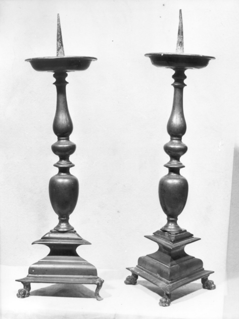 candeliere, serie - bottega toscana (fine/inizio secc. XVII/ XVIII)