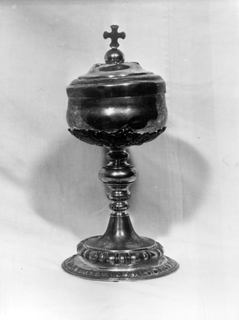 pisside - bottega italiana (inizio sec. XVIII)