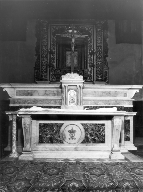 altare maggiore - bottega apuana (sec. XIX)