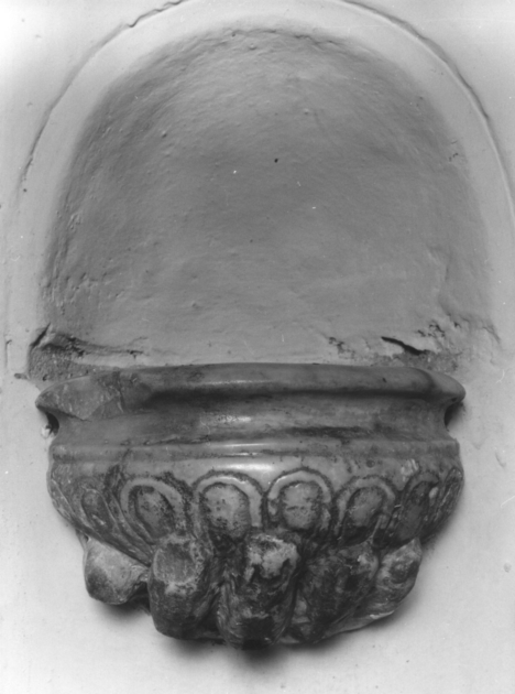 acquasantiera da parete - bottega toscana (sec. XVII)