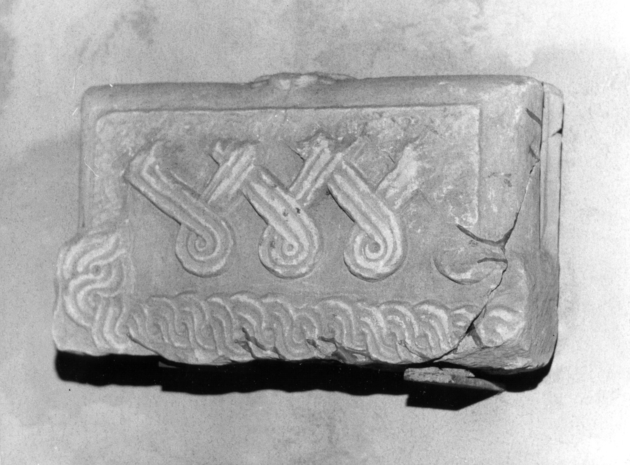 pilastrino, frammento - bottega toscana (secc. VIII/ IX)