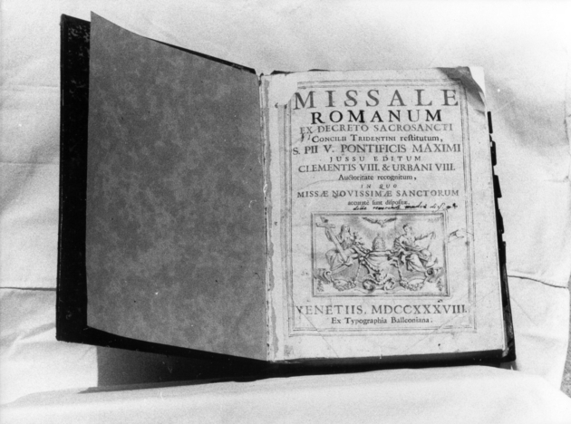 coperta di libro liturgico - produzione veneziana (sec. XVIII)