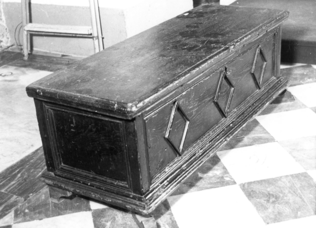 cassapanca - bottega lucchese (fine/inizio secc. XVII/ XVIII)