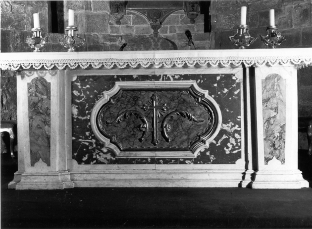 altare maggiore - bottega apuana (sec. XVIII)