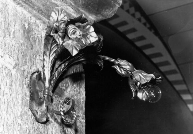 candeliere da parete, serie - bottega lucchese (sec. XX)