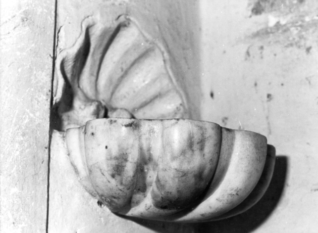 acquasantiera da parete - ambito lucchese (sec. XVIII)