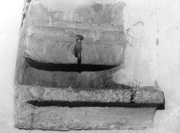 lavabo da sacrestia - bottega lucchese (sec. XVII)