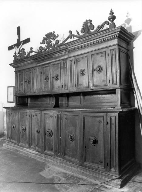 mobile da sacrestia con alzata - bottega lucchese (sec. XVII)