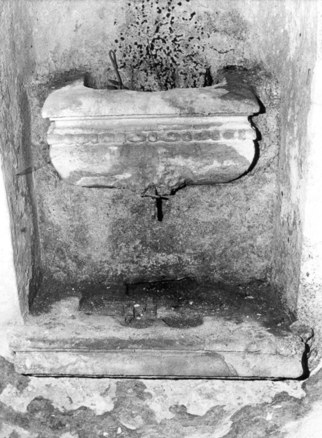 lavabo da sacrestia - bottega lucchese (sec. XVI)
