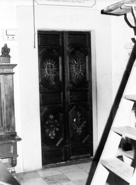 porta - a due battenti - bottega lucchese (sec. XVIII)