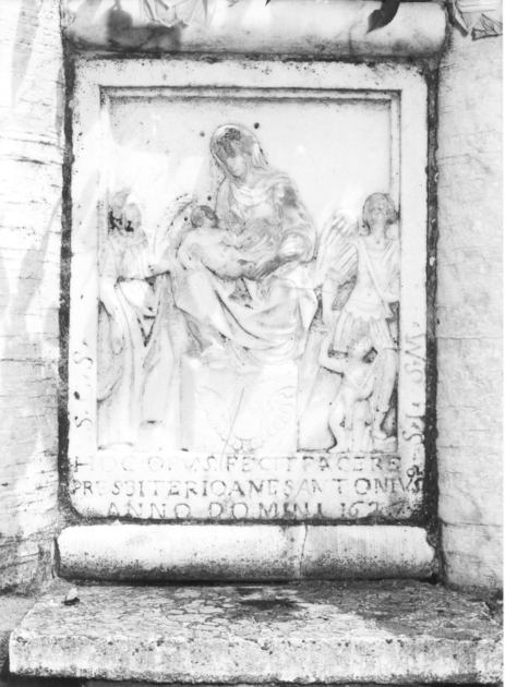 Madonna con Bambino e Santi (rilievo) - ambito apuano (sec. XVII)