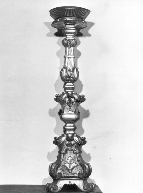 candeliere d'altare, serie - bottega toscana (ultimo quarto sec. XVIII)