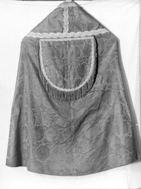 piviale - manifattura lucchese (seconda metà sec. XVII)