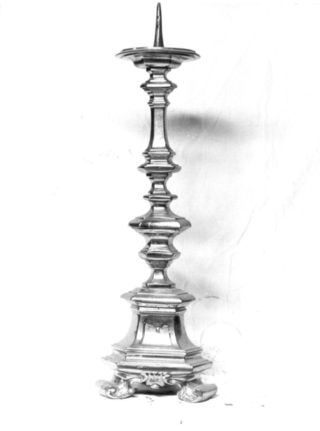 candeliere d'altare, serie - bottega lucchese (primo quarto sec. XVIII)