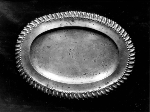 vassoio - bottega italiana (primo quarto sec. XX)