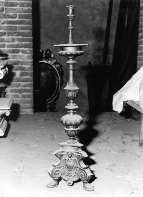 candeliere d'altare, serie - bottega lucchese (sec. XVIII)