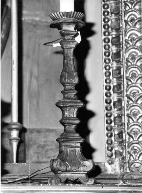 candeliere d'altare, serie - bottega lucchese (sec. XVIII)