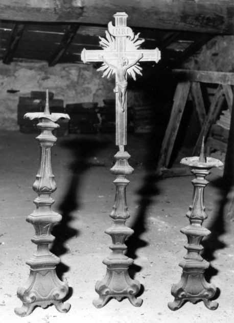 candeliere d'altare, serie - bottega lucchese (primo quarto sec. XVIII)