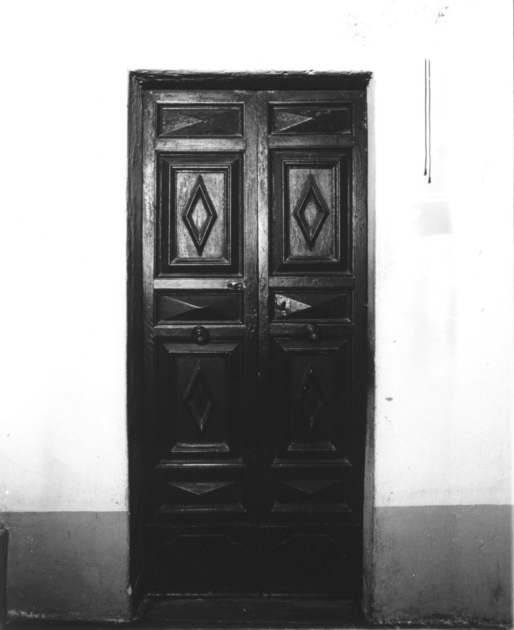 porta - a due battenti - bottega versiliese (sec. XVII)