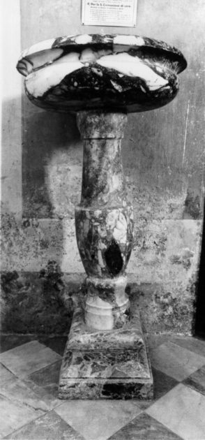 acquasantiera - a fusto - ambito apuoversiliese (sec. XVIII)