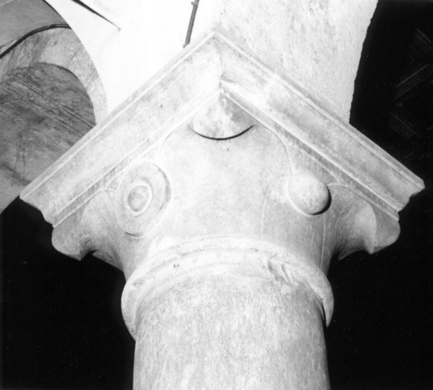 capitello - ambito apuoversiliese (inizio sec. XVI)