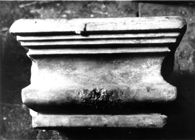 lavabo da sacrestia, frammento - ambito apuoversiliese (sec. XVIII)