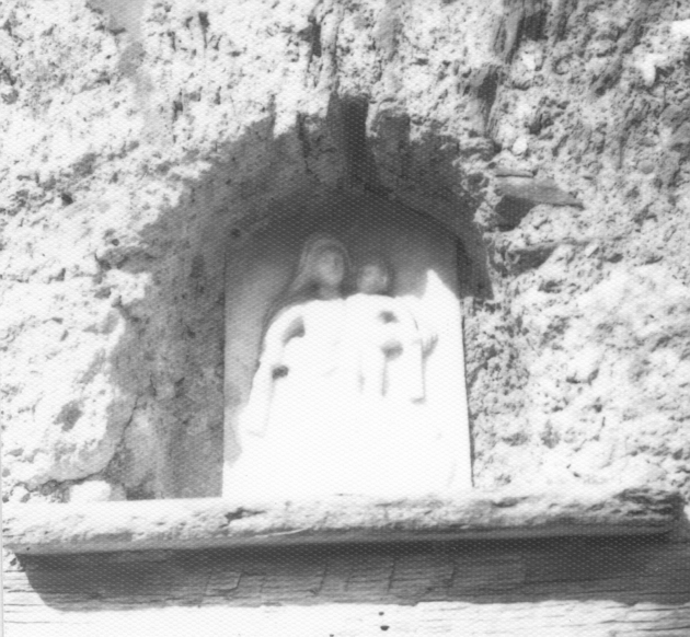 MADONNA CON BAMBINO (rilievo) - ambito apuoversiliese (sec. XVIII)