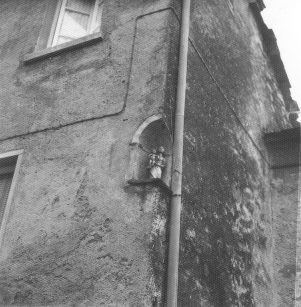 MADONNA CON BAMBINO (statuetta devozionale) - ambito apuoversiliese (sec. XIX)