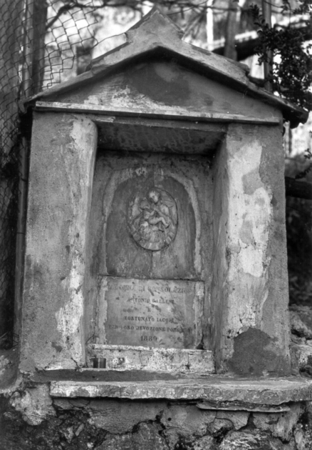 MADONNA CON BAMBINO (rilievo) - ambito apuoversiliese (sec. XIX)