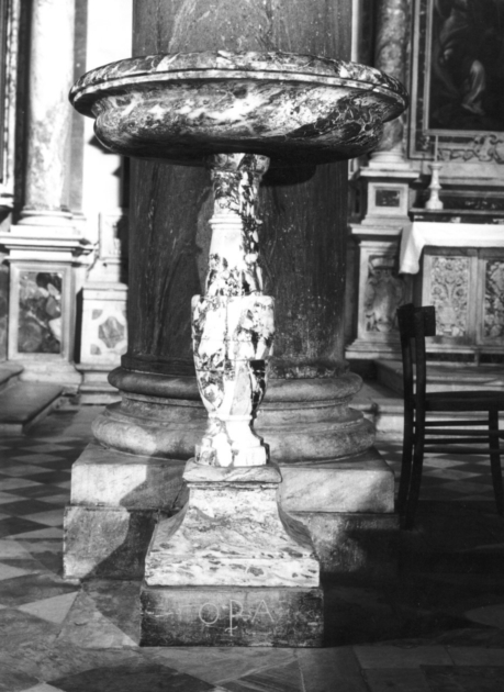 acquasantiera - a fusto - ambito lucchese (sec. XVII)